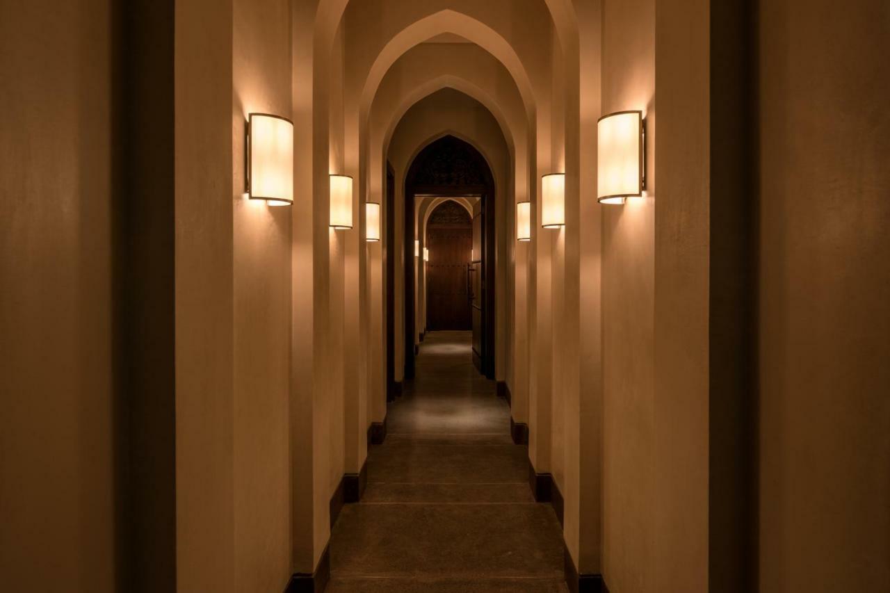 Hotel The Chedi Al Bait, Charjah Extérieur photo A corridor at the Ritz-Carlton, Dubai